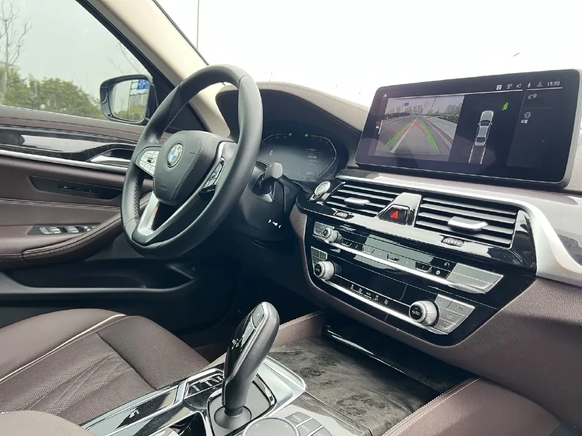 2022 BMW 5 Series 2.0T 184HP L4 8AT,autocango,china used car exporter,china ev exporter,chinese used car exporter,chinese used ev exporter