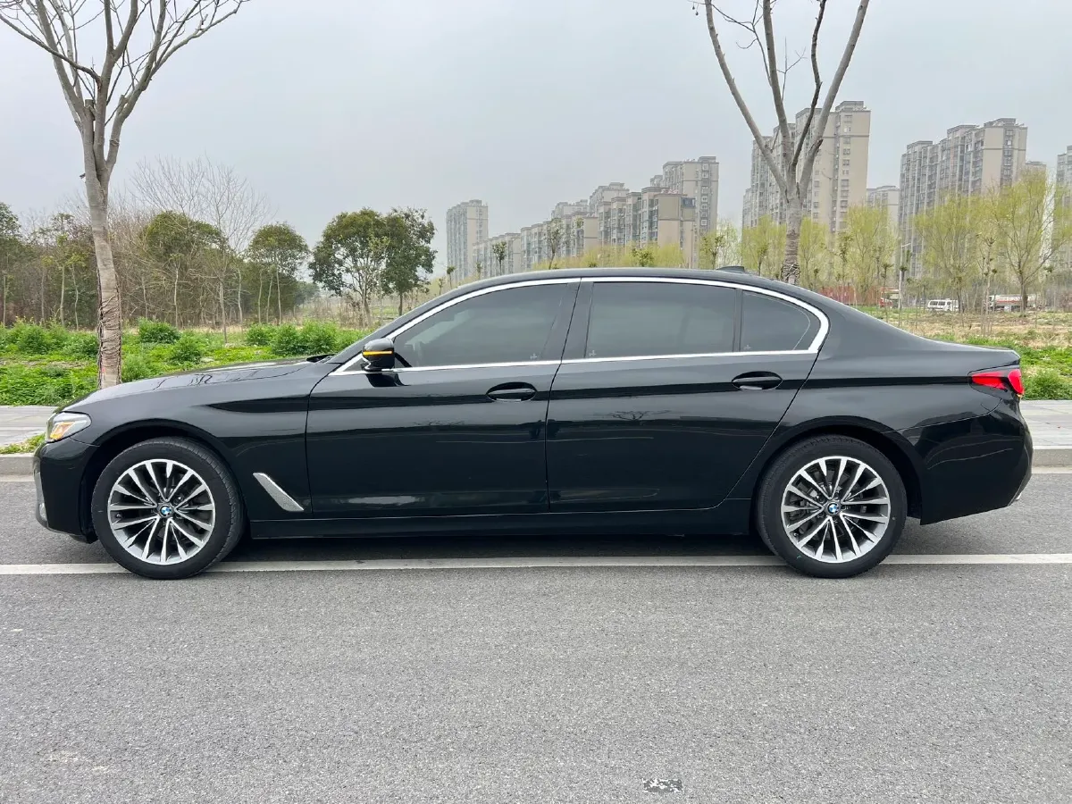 2022 BMW 5 Series 2.0T 184HP L4 8AT,autocango,china used car exporter,china ev exporter,chinese used car exporter,chinese used ev exporter