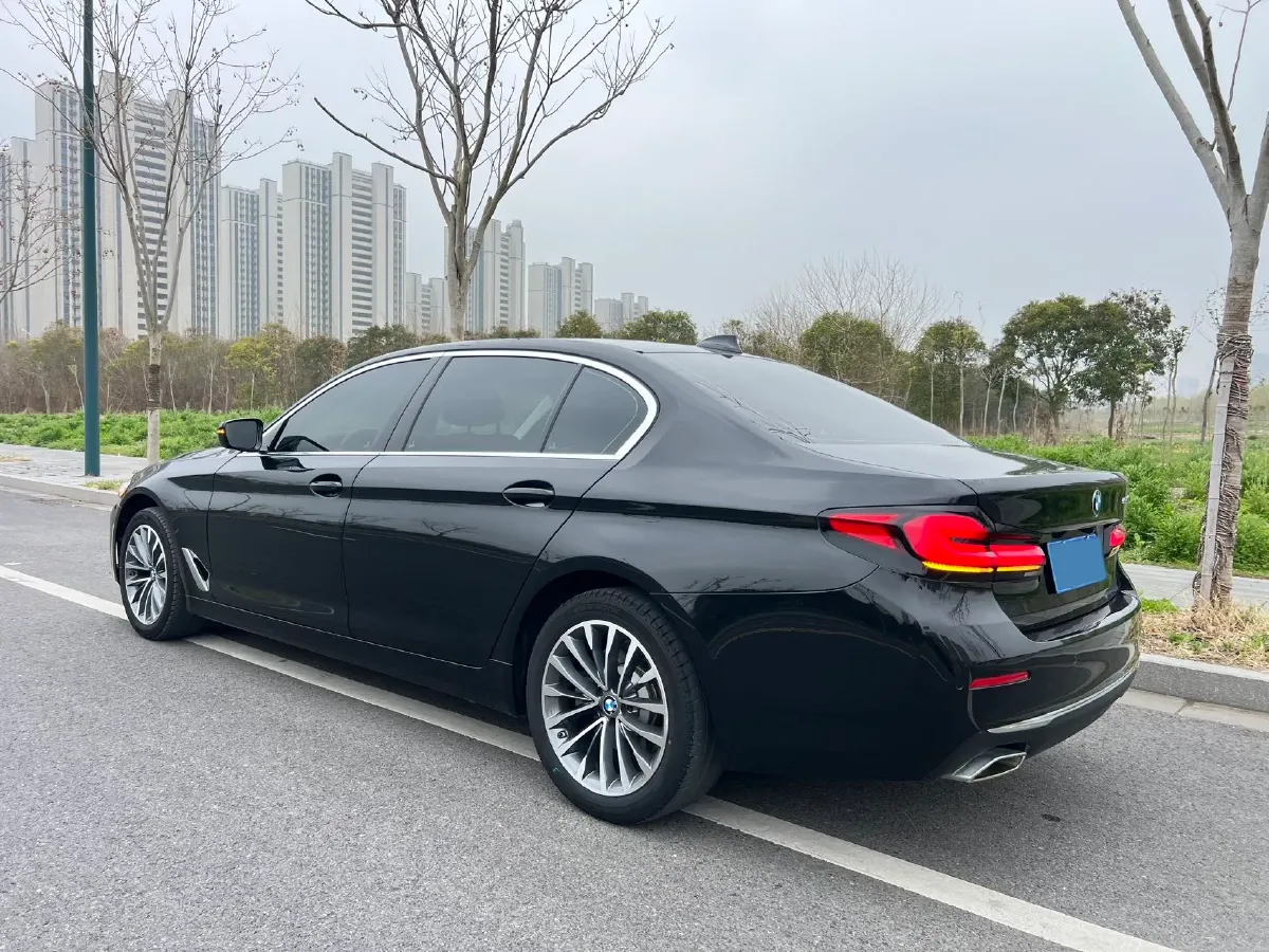 2022 BMW 5 Series 2.0T 184HP L4 8AT,autocango,china used car exporter,china ev exporter,chinese used car exporter,chinese used ev exporter