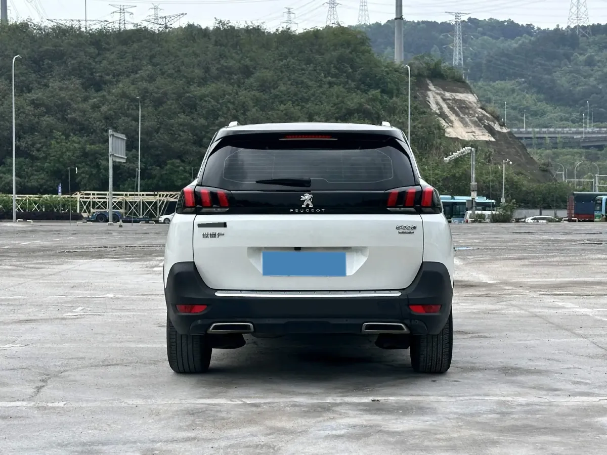 2017 Peugeot 5008 1.6T 167HP L4 6AT,autocango,china used car exporter,china ev exporter,chinese used car exporter,chinese used ev exporter