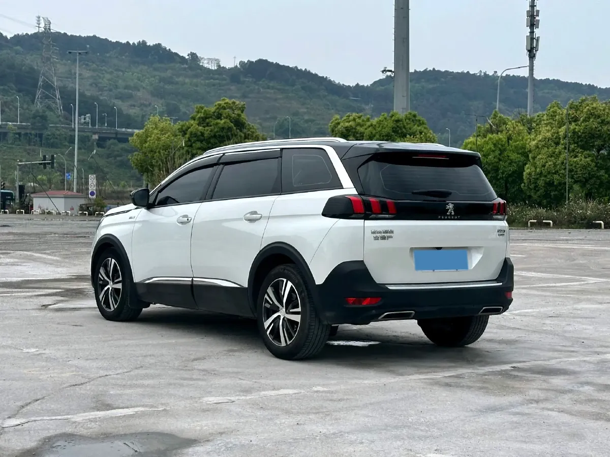 2017 Peugeot 5008 1.6T 167HP L4 6AT,autocango,china used car exporter,china ev exporter,chinese used car exporter,chinese used ev exporter