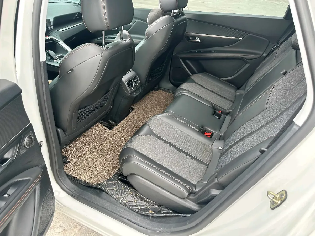 2017 Peugeot 5008 1.6T 167HP L4 6AT,autocango,china used car exporter,china ev exporter,chinese used car exporter,chinese used ev exporter