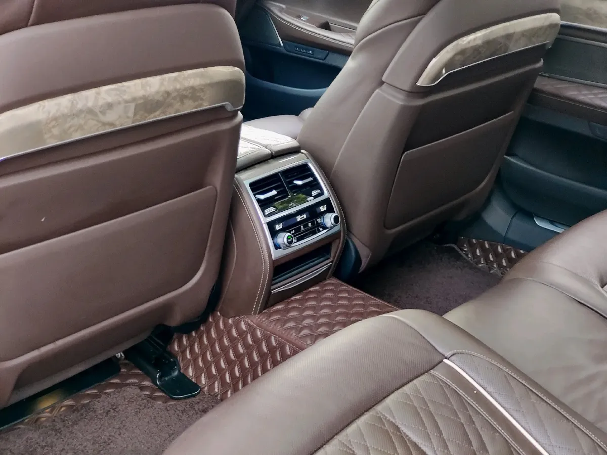 2019 BMW 7 Series 3.0T 340HP L6 8AT,autocango,china used car exporter,china ev exporter,chinese used car exporter,chinese used ev exporter