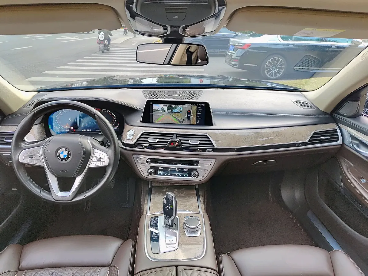 2019 BMW 7 Series 3.0T 340HP L6 8AT,autocango,china used car exporter,china ev exporter,chinese used car exporter,chinese used ev exporter