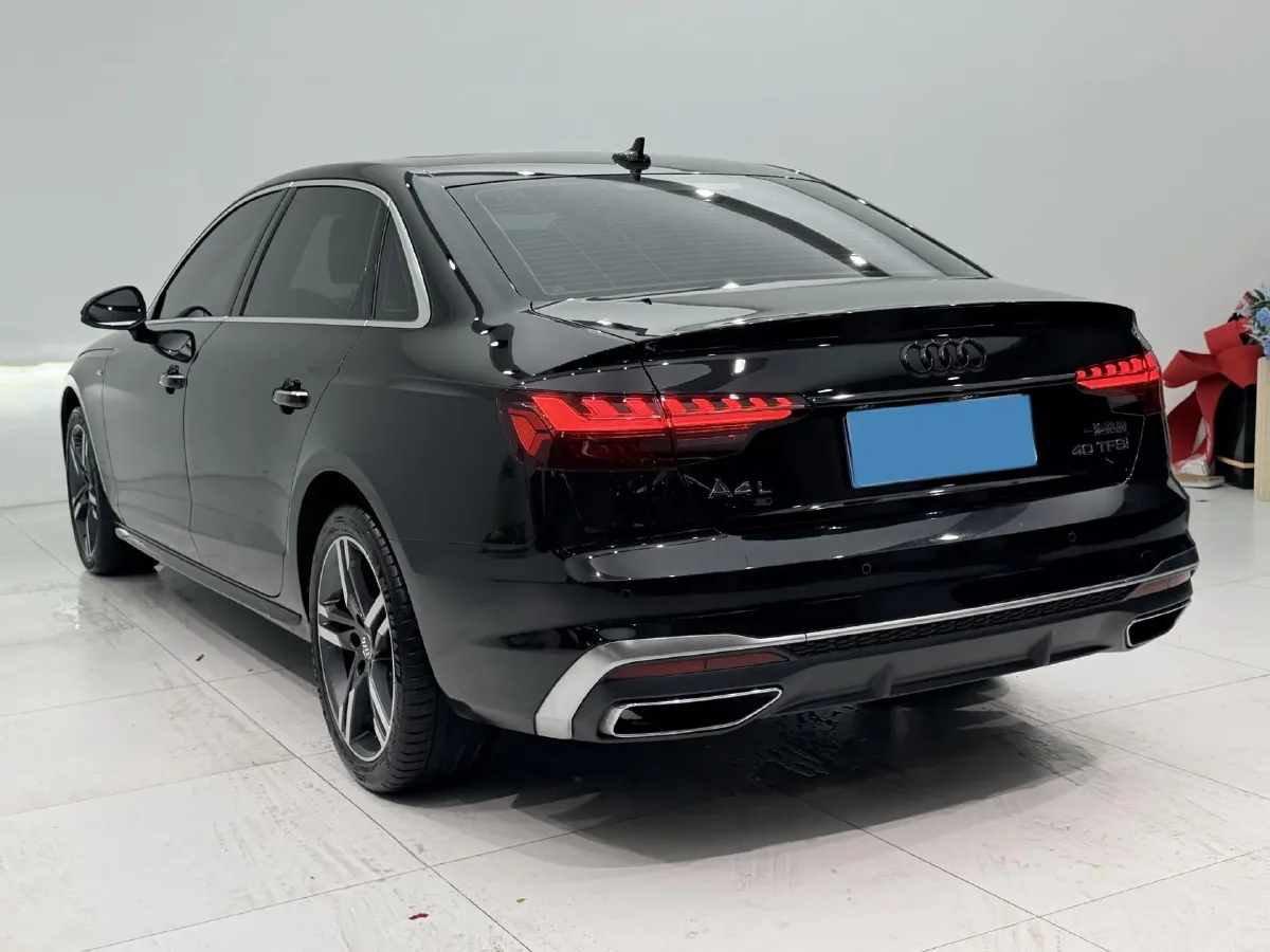 2020 Audi A4L 2.0T 190HP L4 7DCT,autocango,china used car exporter,china ev exporter,chinese used car exporter,chinese used ev exporter