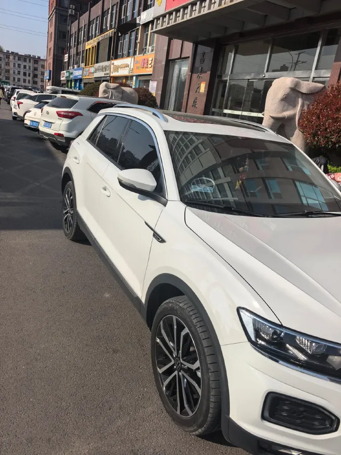 2022 Volkswagen T-Roc 1.4T 150HP L4 7DCT,autocango,china used car exporter,china ev exporter,chinese used car exporter,chinese used ev exporter