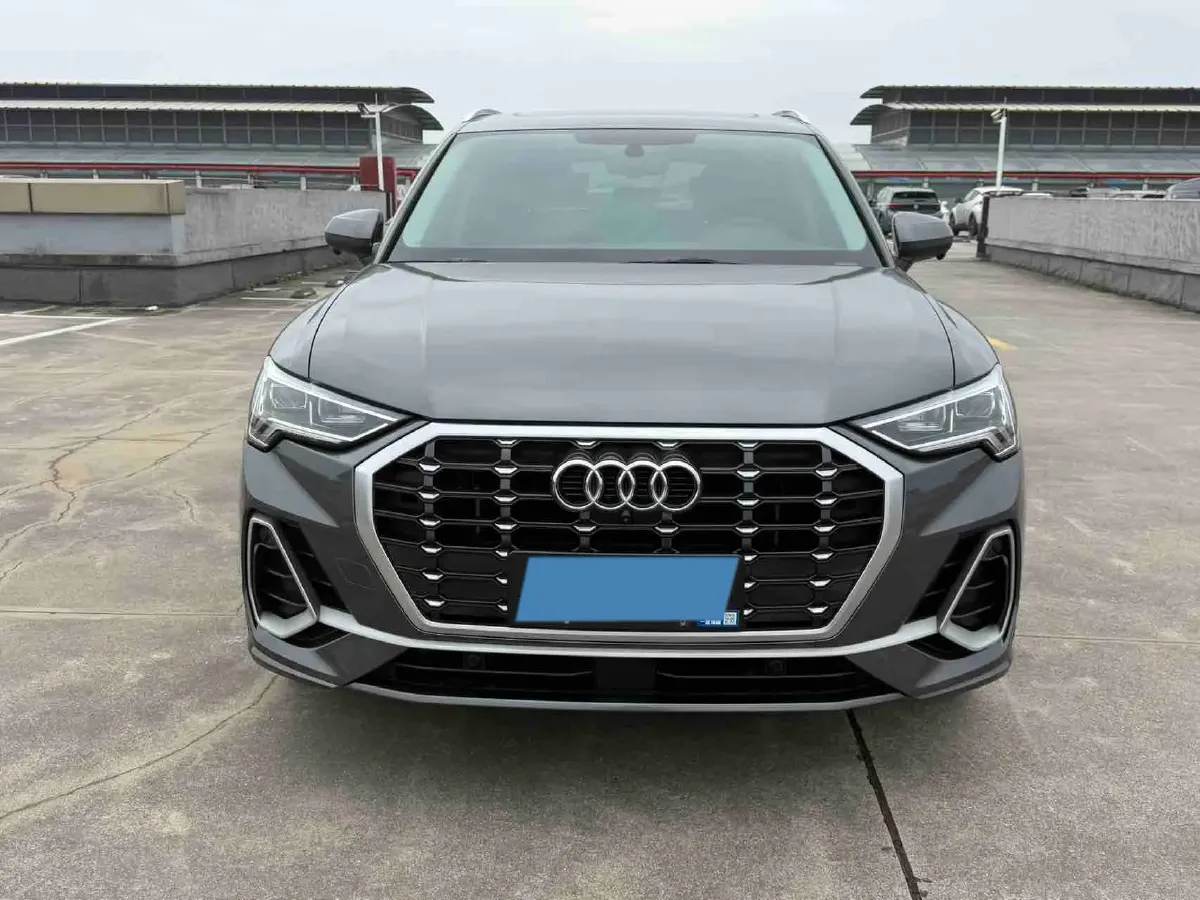 2022 Audi Q3 1.4T 150HP L4 7DCT,autocango,china used car exporter,china ev exporter,chinese used car exporter,chinese used ev exporter