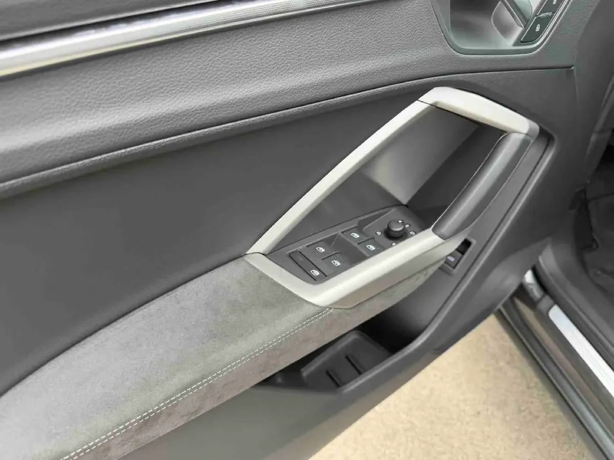 2022 Audi Q3 1.4T 150HP L4 7DCT,autocango,china used car exporter,china ev exporter,chinese used car exporter,chinese used ev exporter