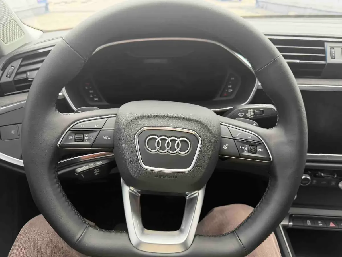 2022 Audi Q3 1.4T 150HP L4 7DCT,autocango,china used car exporter,china ev exporter,chinese used car exporter,chinese used ev exporter