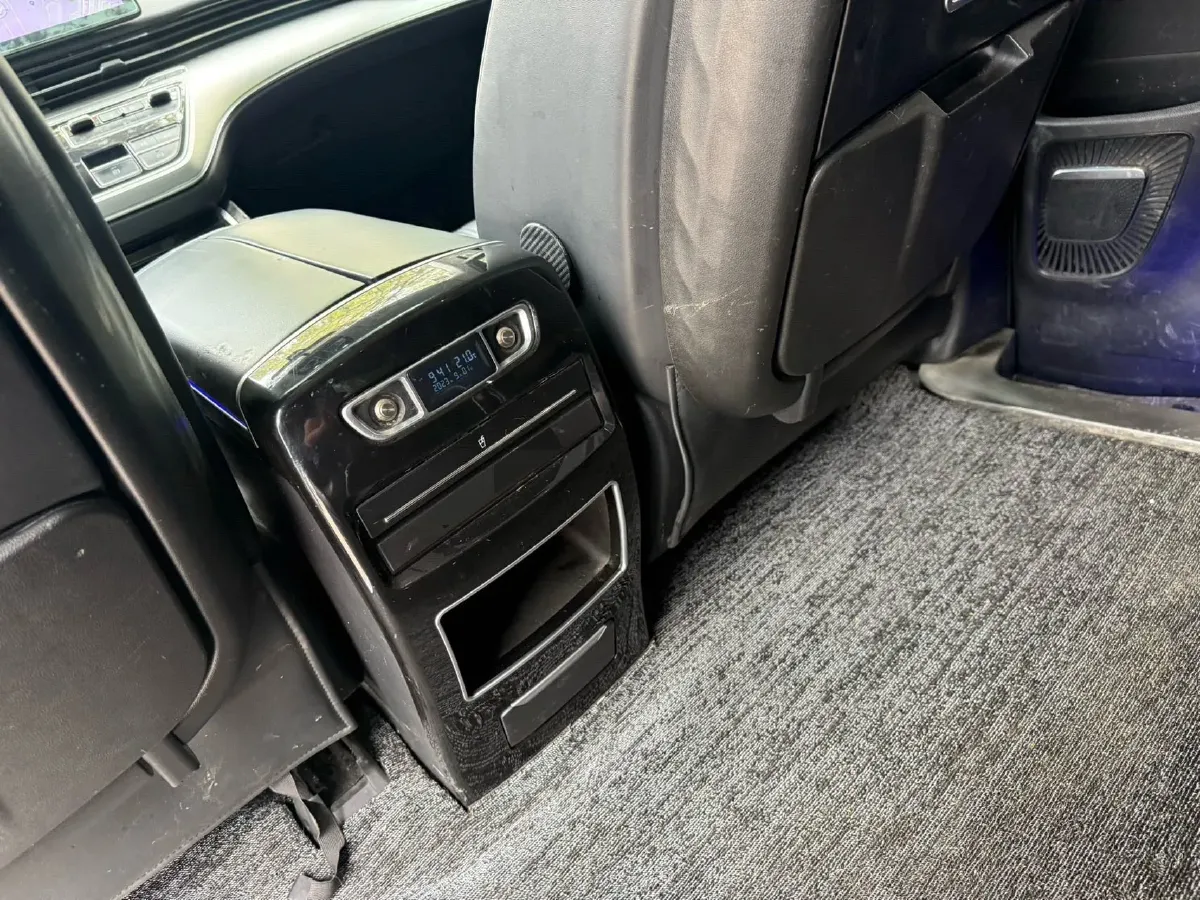 2021 Roewe iMAX8 2.0T 234HP L4 8AT,autocango,china used car exporter,china ev exporter,chinese used car exporter,chinese used ev exporter