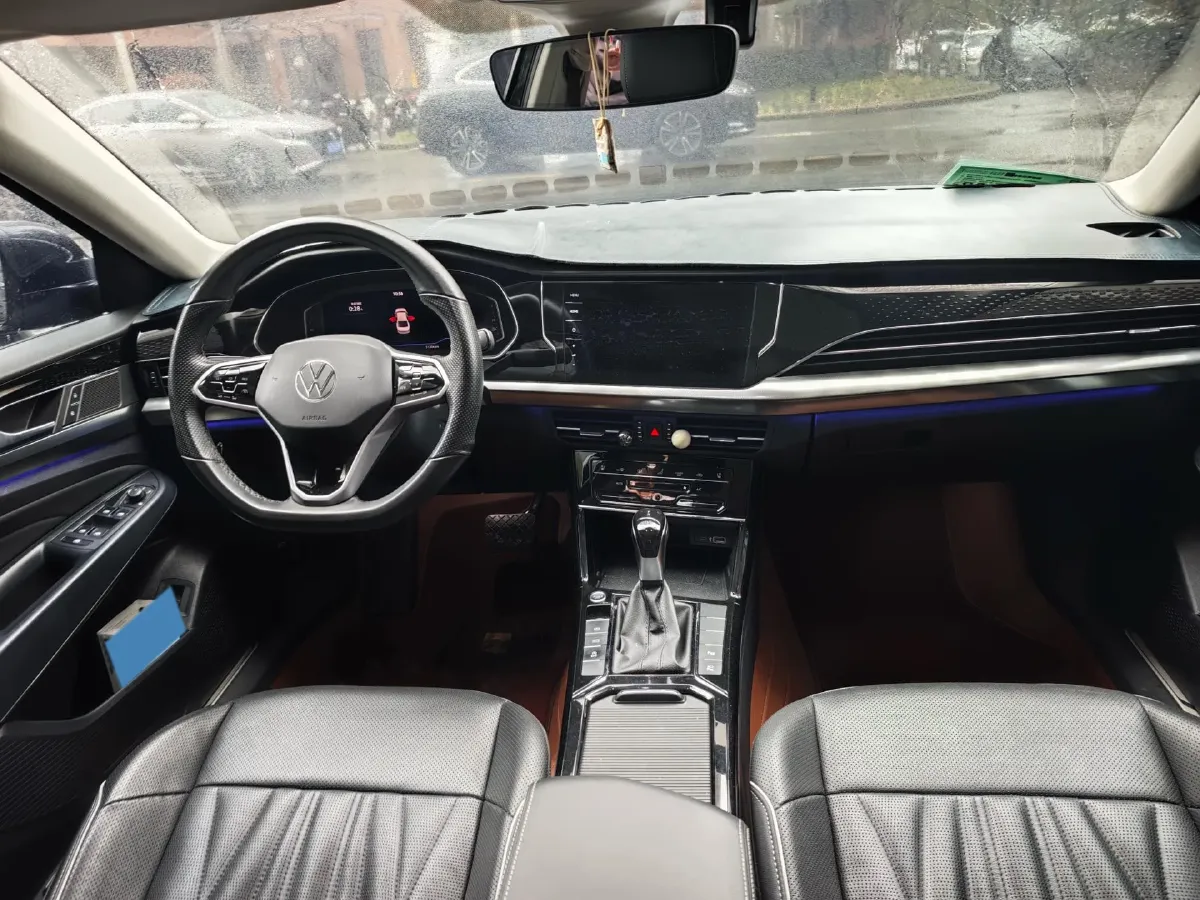 2023 Volkswagen Passat 2.0T 186HP L4 7DCT,autocango,china used car exporter,china ev exporter,chinese used car exporter,chinese used ev exporter