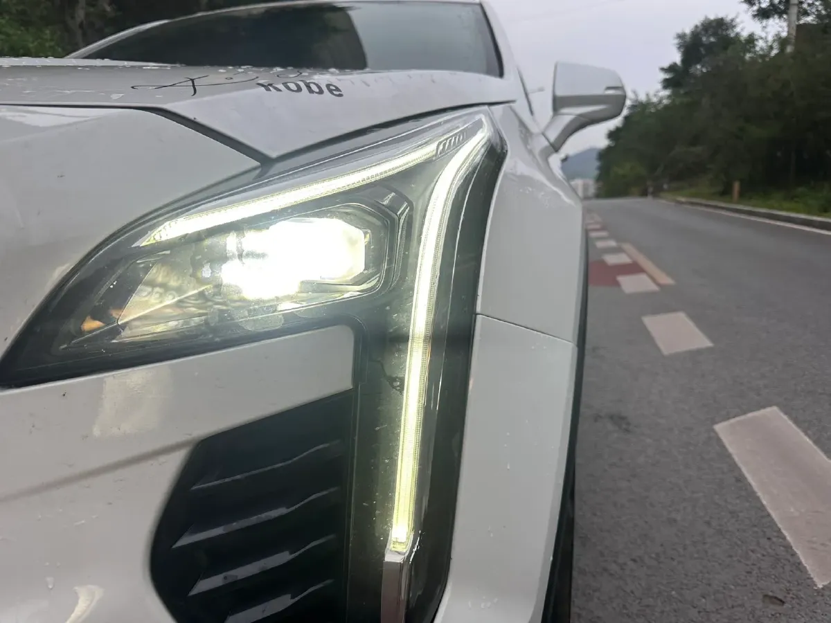 2020 Cadillac XT4 2.0T 237HP L4 9AT,autocango,china used car exporter,china ev exporter,chinese used car exporter,chinese used ev exporter