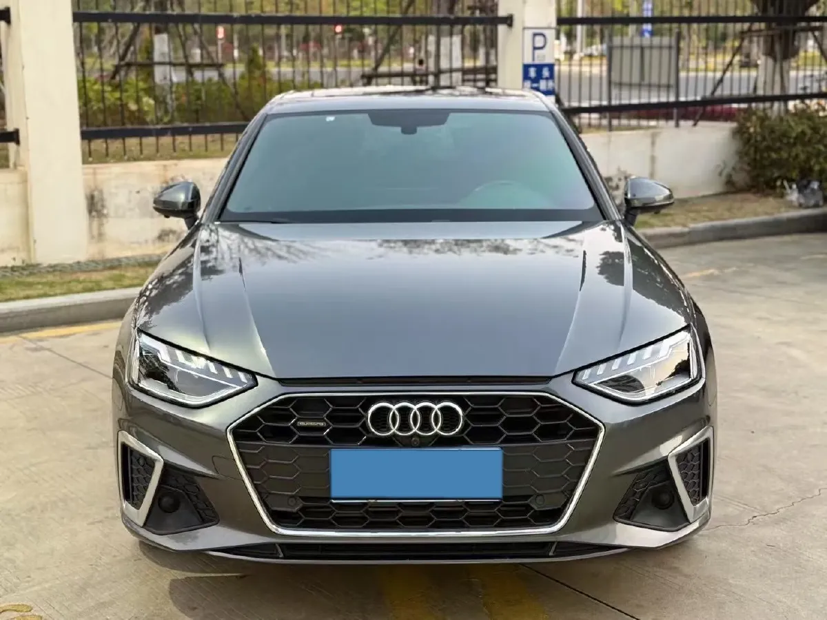 2020 Audi A4L 2.0T 190HP L4 7DCT,autocango,china used car exporter,china ev exporter,chinese used car exporter,chinese used ev exporter