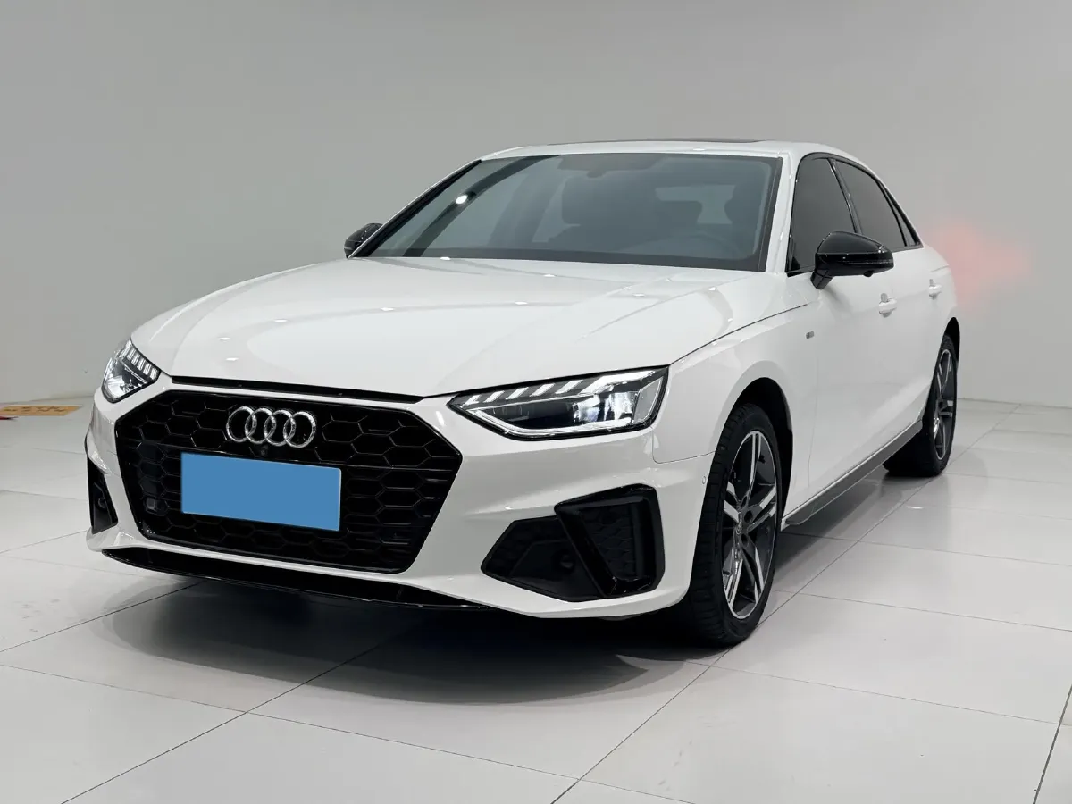 2022 Audi A4L 2.0T 190HP L4 7DCT,autocango,china used car exporter,china ev exporter,chinese used car exporter,chinese used ev exporter