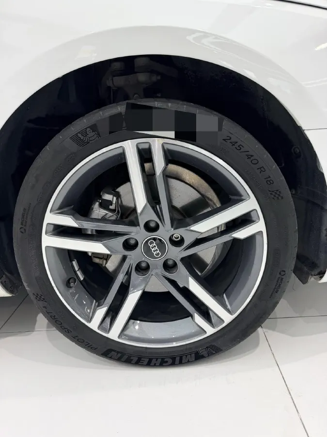 2022 Audi A4L 2.0T 190HP L4 7DCT,autocango,china used car exporter,china ev exporter,chinese used car exporter,chinese used ev exporter