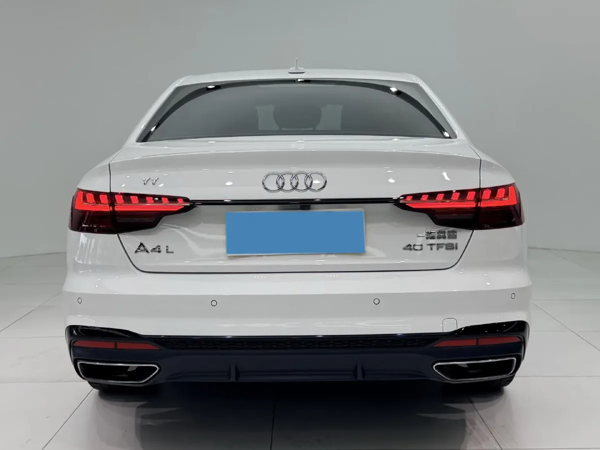 2022 Audi A4L 2.0T 190HP L4 7DCT,autocango,china used car exporter,china ev exporter,chinese used car exporter,chinese used ev exporter