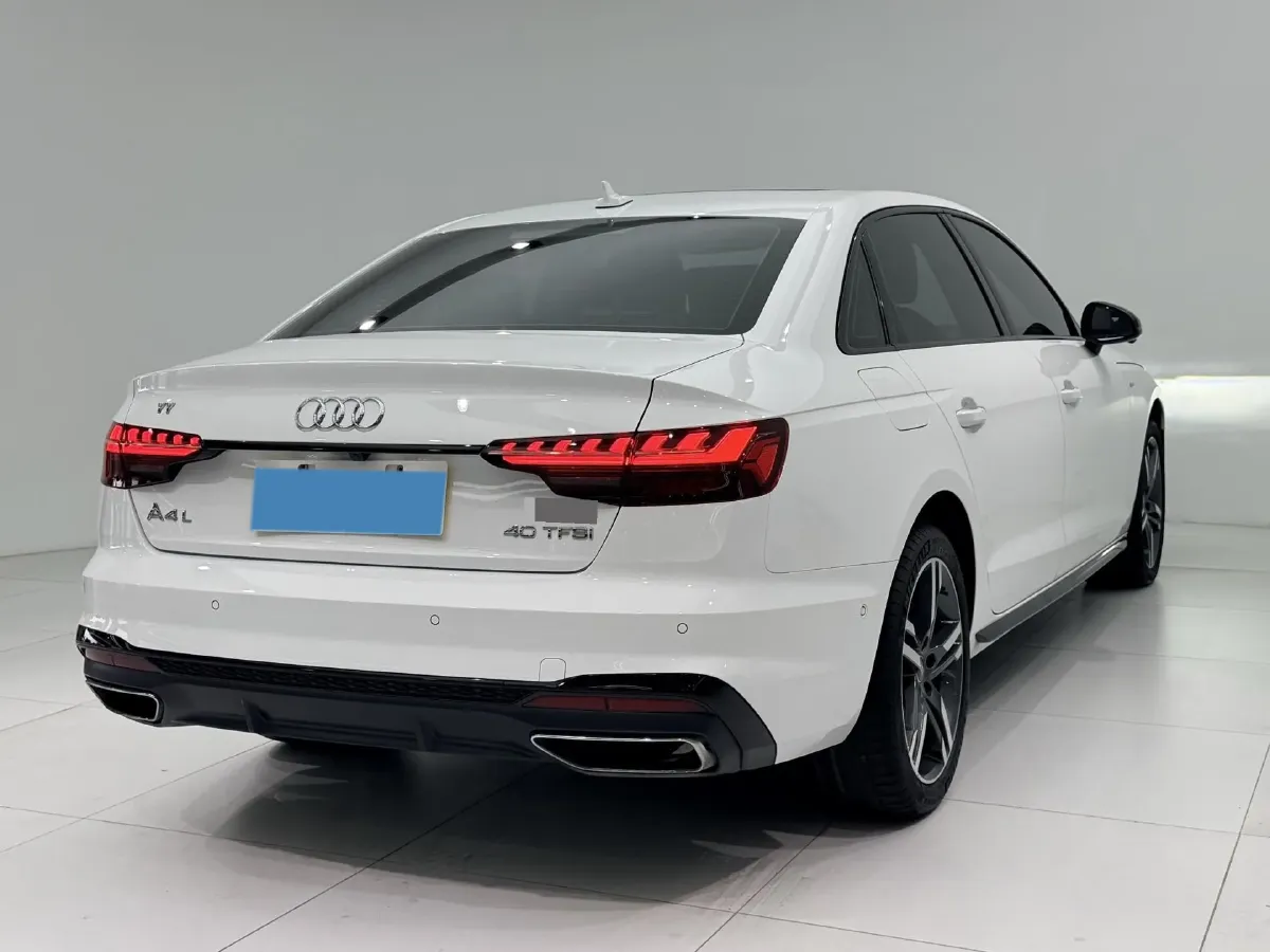 2022 Audi A4L 2.0T 190HP L4 7DCT,autocango,china used car exporter,china ev exporter,chinese used car exporter,chinese used ev exporter