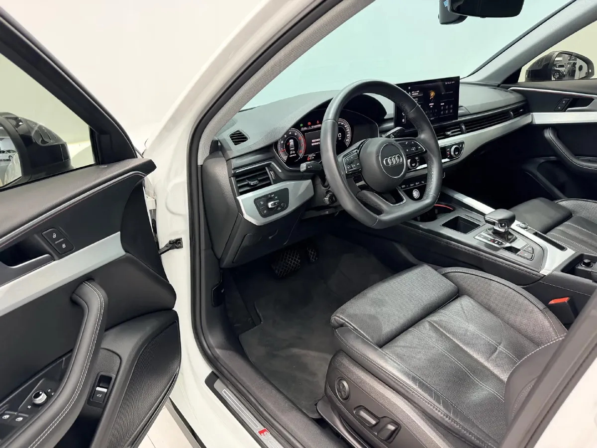 2022 Audi A4L 2.0T 190HP L4 7DCT,autocango,china used car exporter,china ev exporter,chinese used car exporter,chinese used ev exporter