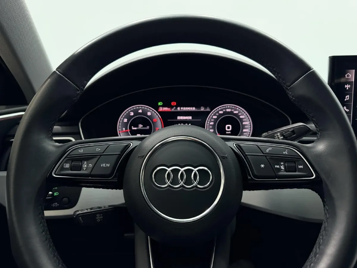 2022 Audi A4L 2.0T 190HP L4 7DCT,autocango,china used car exporter,china ev exporter,chinese used car exporter,chinese used ev exporter