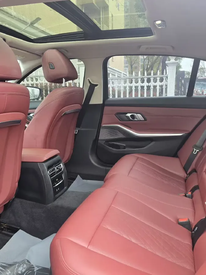 2023 BMW 3 Series 2.0T 156HP L4 8AT,autocango,china used car exporter,china ev exporter,chinese used car exporter,chinese used ev exporter