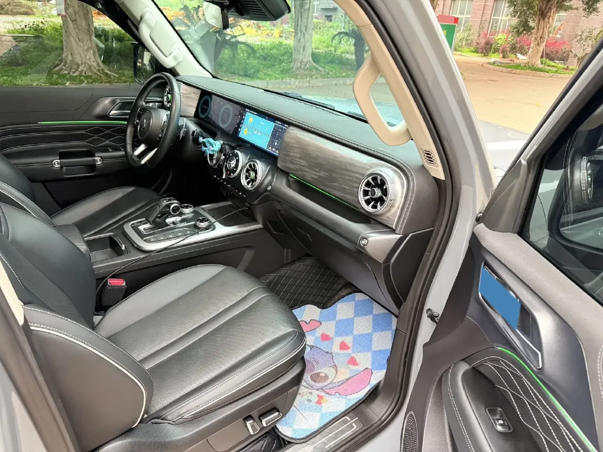 2021 Tank 300 2.0T 227HP L4 8AT,autocango,china used car exporter,china ev exporter,chinese used car exporter,chinese used ev exporter