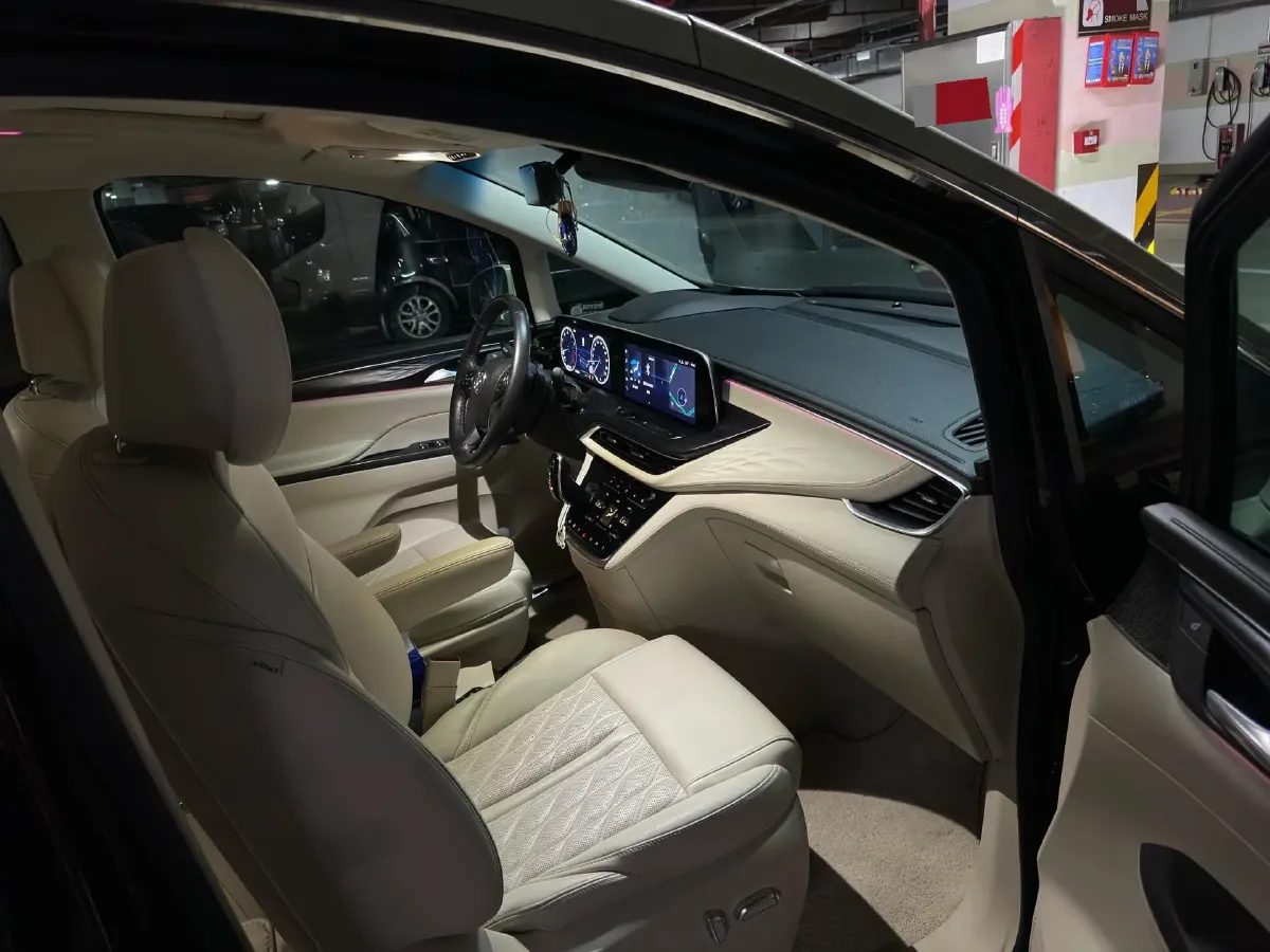 2020 Buick GL8 2.0T 237HP L4 9AT,autocango,china used car exporter,china ev exporter,chinese used car exporter,chinese used ev exporter