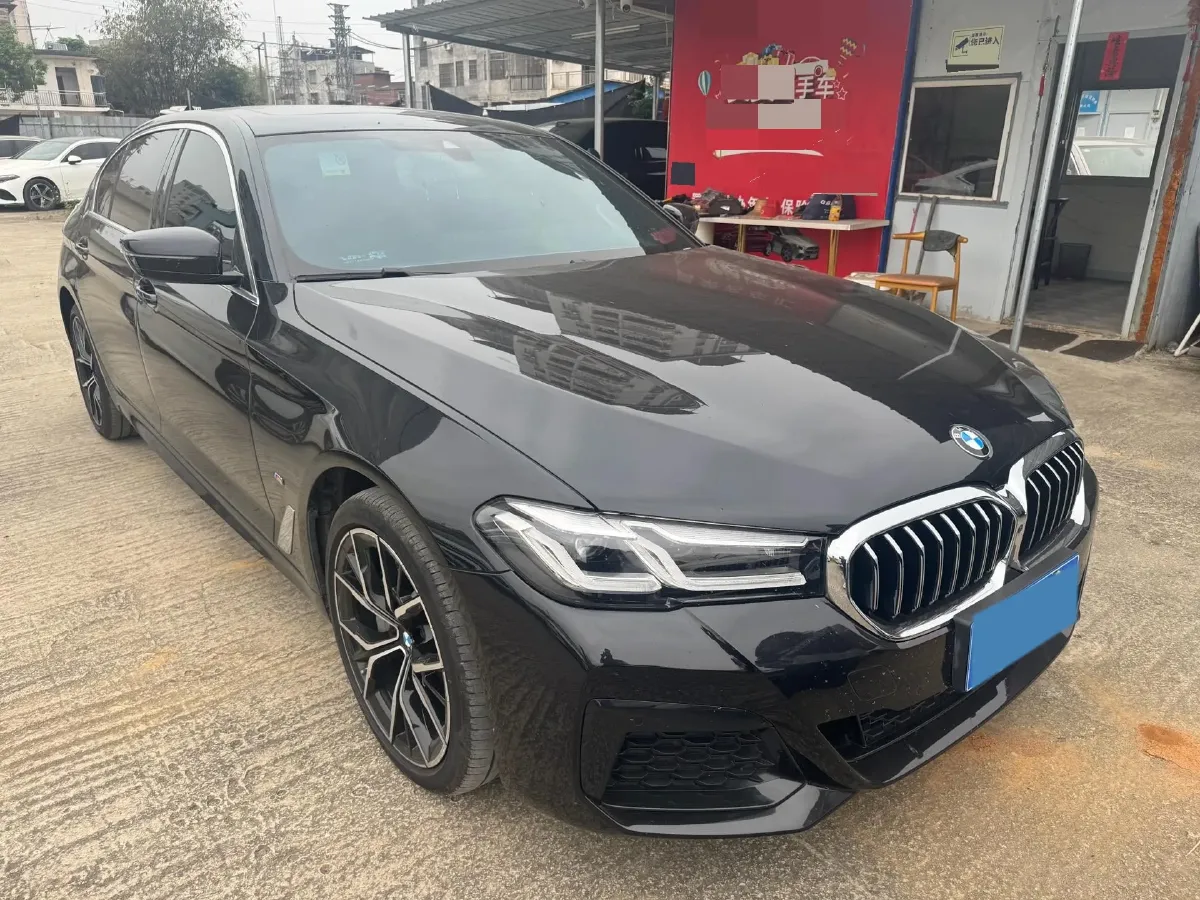 2022 BMW 5 Series 2.0T 252HP L4 8AT,autocango,china used car exporter,china ev exporter,chinese used car exporter,chinese used ev exporter
