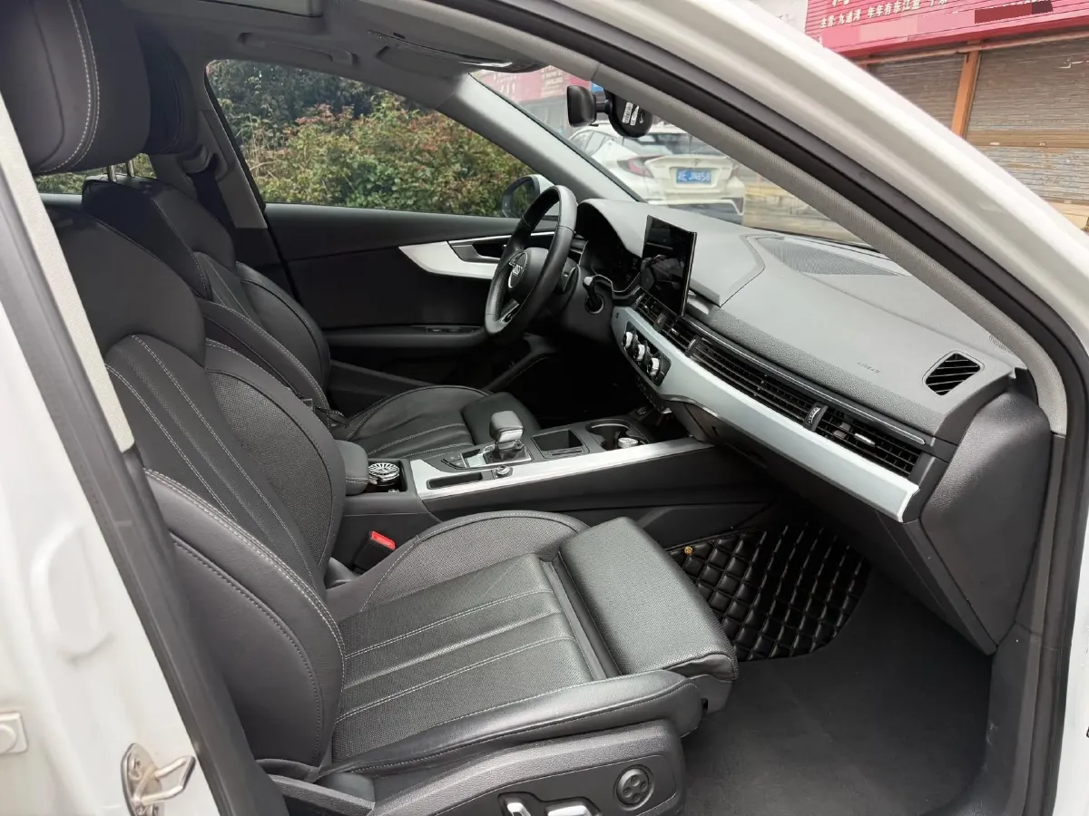 2024 Audi A4L 2.0T 190HP L4 7DCT,autocango,china used car exporter,china ev exporter,chinese used car exporter,chinese used ev exporter