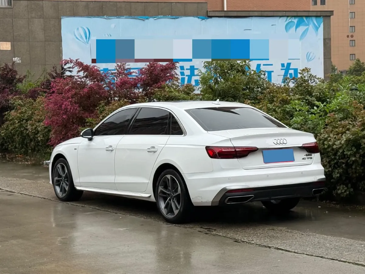 2024 Audi A4L 2.0T 190HP L4 7DCT,autocango,china used car exporter,china ev exporter,chinese used car exporter,chinese used ev exporter
