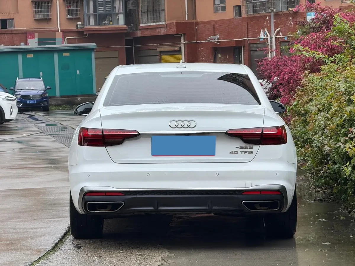 2024 Audi A4L 2.0T 190HP L4 7DCT,autocango,china used car exporter,china ev exporter,chinese used car exporter,chinese used ev exporter