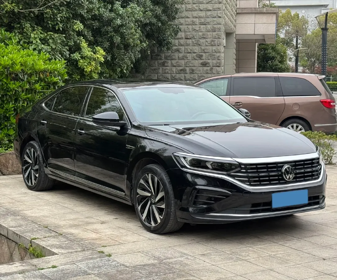 2023 Volkswagen Passat 2.0T 186HP L4 7DCT,autocango,china used car exporter,china ev exporter,chinese used car exporter,chinese used ev exporter