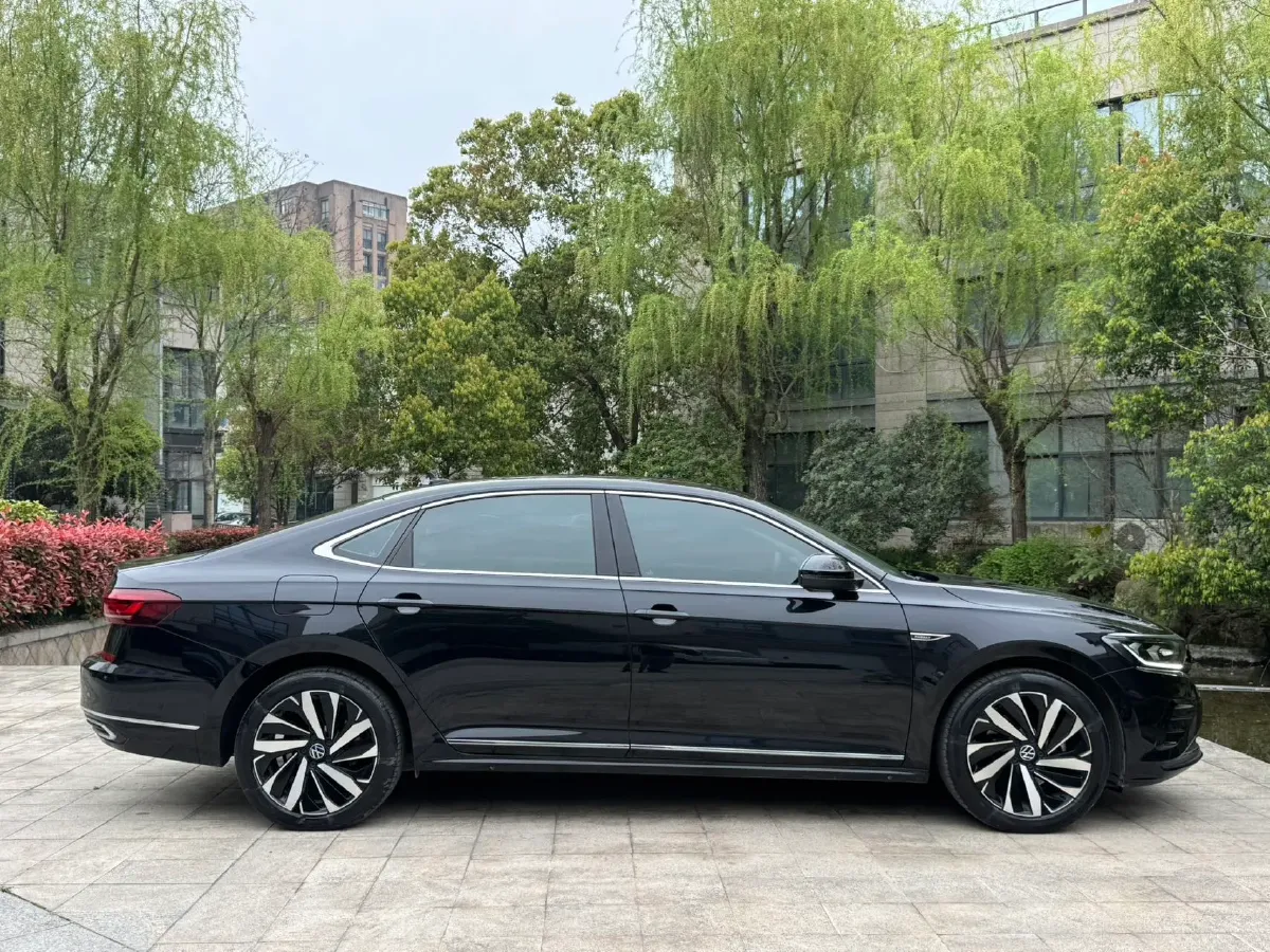 2023 Volkswagen Passat 2.0T 186HP L4 7DCT,autocango,china used car exporter,china ev exporter,chinese used car exporter,chinese used ev exporter