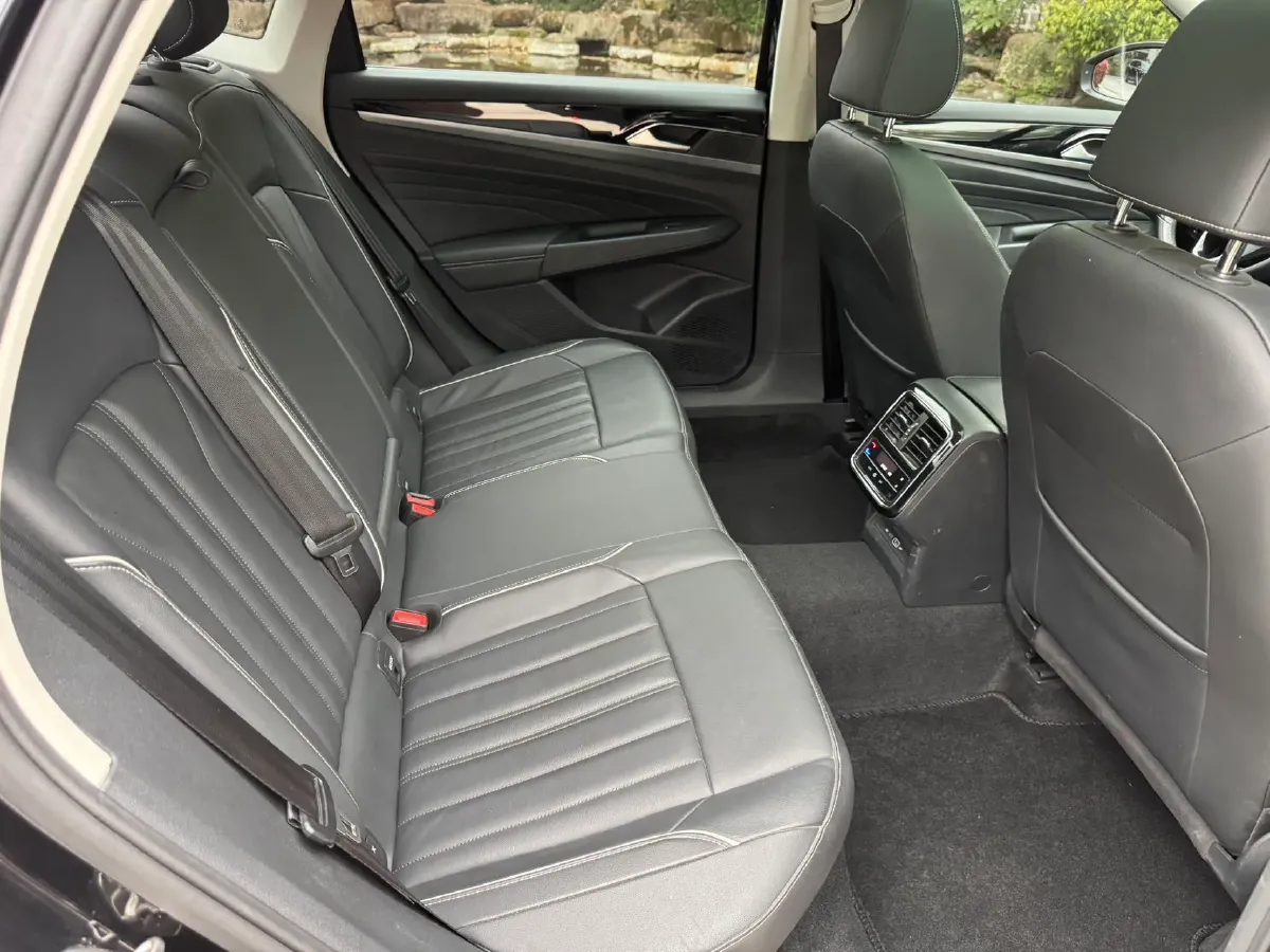 2023 Volkswagen Passat 2.0T 186HP L4 7DCT,autocango,china used car exporter,china ev exporter,chinese used car exporter,chinese used ev exporter