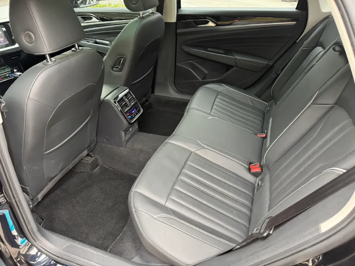 2023 Volkswagen Passat 2.0T 186HP L4 7DCT,autocango,china used car exporter,china ev exporter,chinese used car exporter,chinese used ev exporter