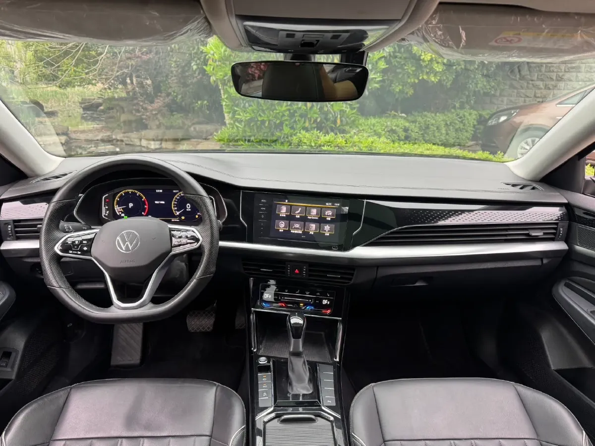 2023 Volkswagen Passat 2.0T 186HP L4 7DCT,autocango,china used car exporter,china ev exporter,chinese used car exporter,chinese used ev exporter