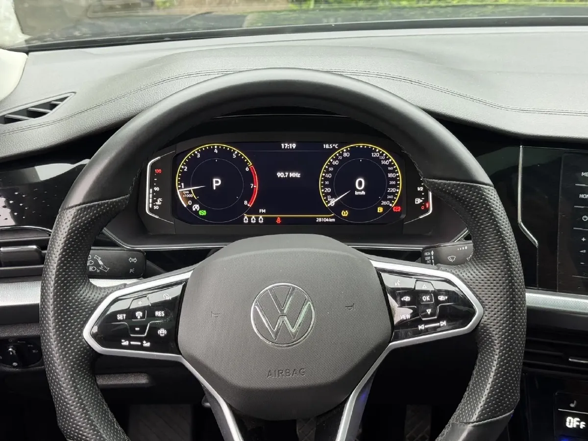 2023 Volkswagen Passat 2.0T 186HP L4 7DCT,autocango,china used car exporter,china ev exporter,chinese used car exporter,chinese used ev exporter