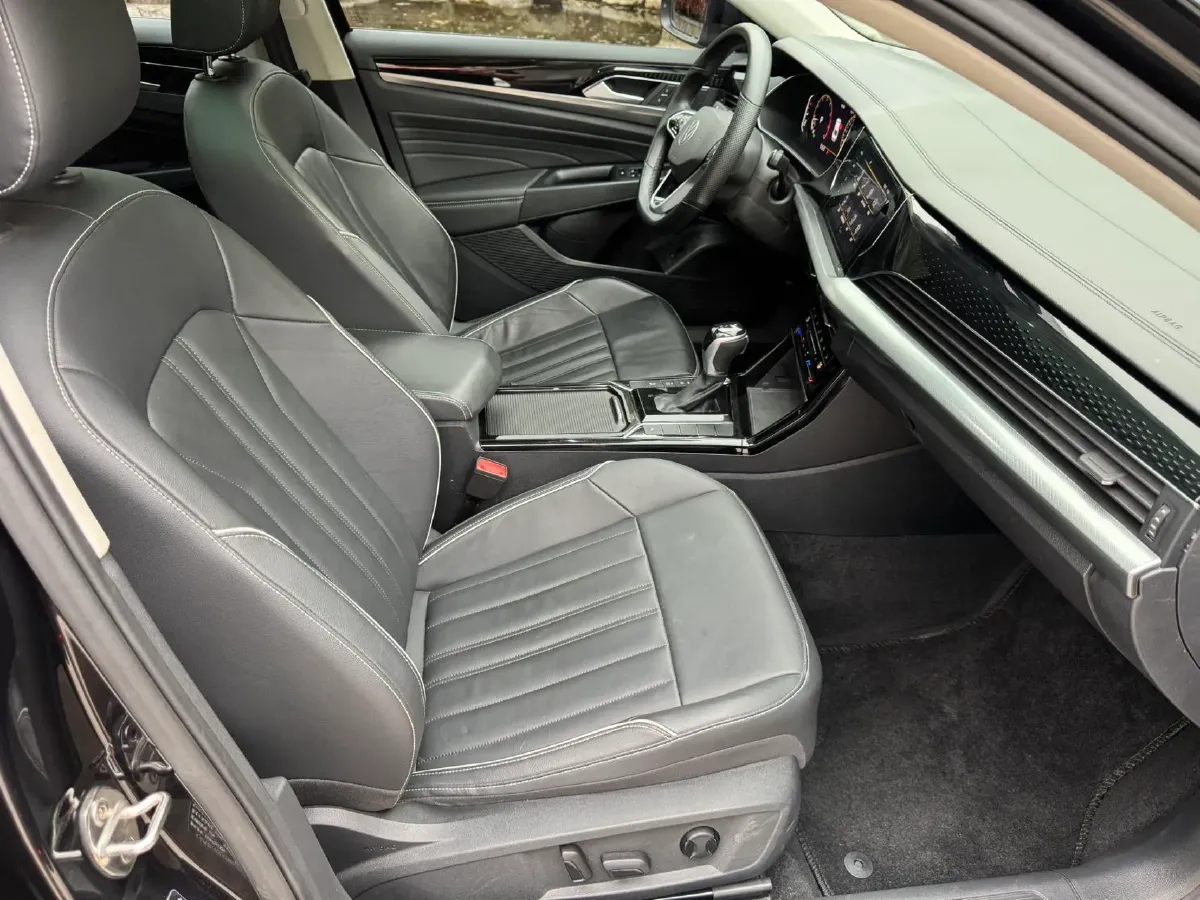 2023 Volkswagen Passat 2.0T 186HP L4 7DCT,autocango,china used car exporter,china ev exporter,chinese used car exporter,chinese used ev exporter