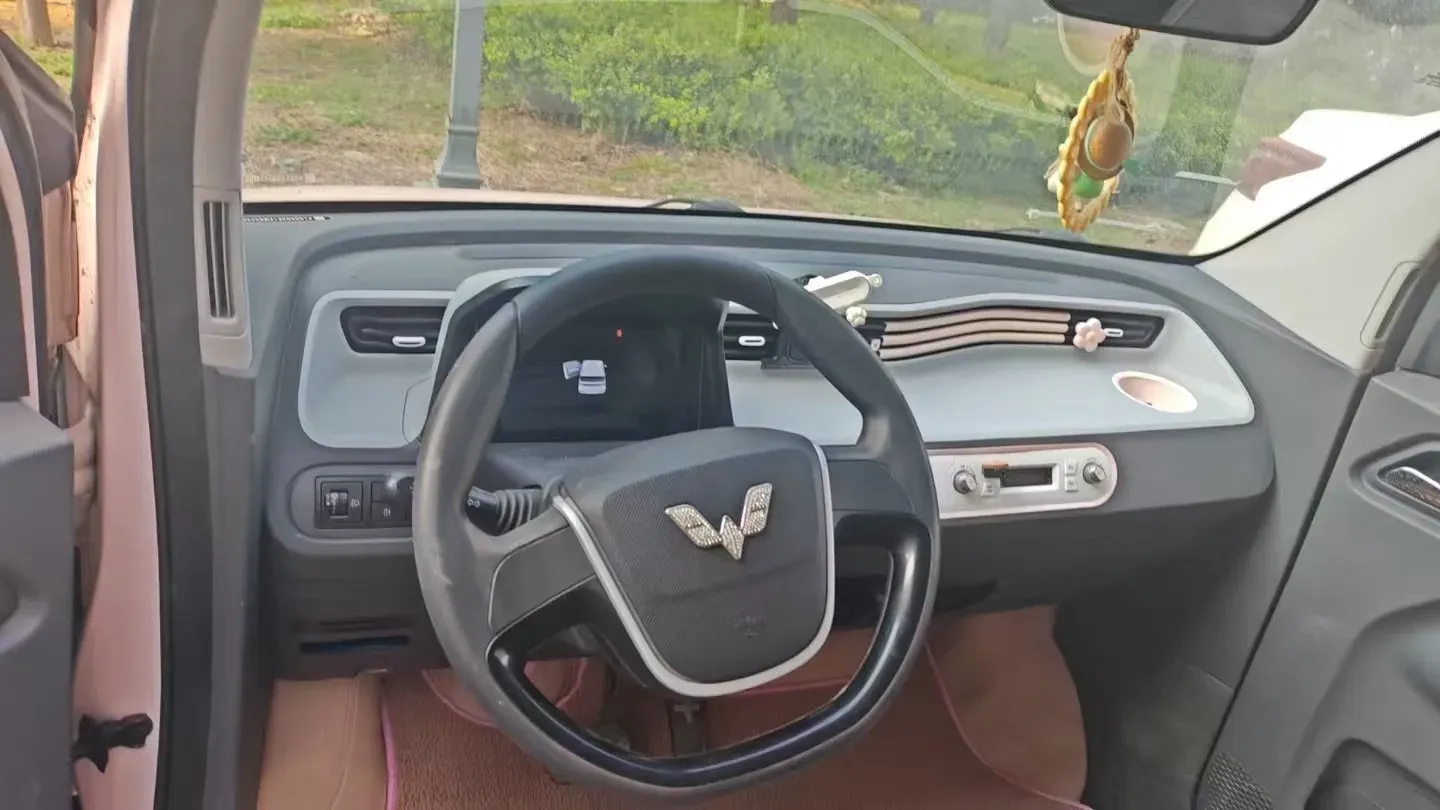 2021 WuLing HongGuang MINI EV BEV 13.9KWH,autocango,china used car exporter,china ev exporter,chinese used car exporter,chinese used ev exporter