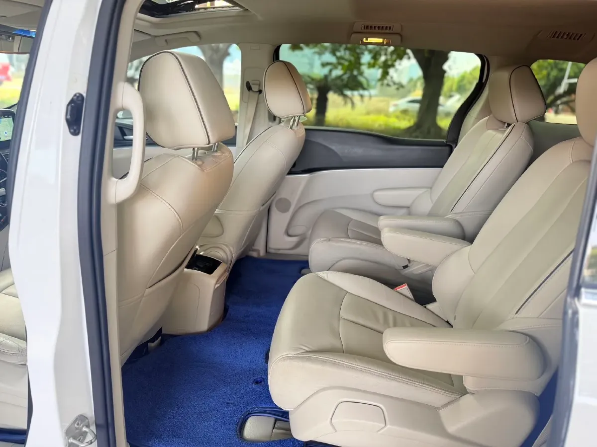 2021 Buick GL8 2.0T 237HP L4 9AT,autocango,china used car exporter,china ev exporter,chinese used car exporter,chinese used ev exporter