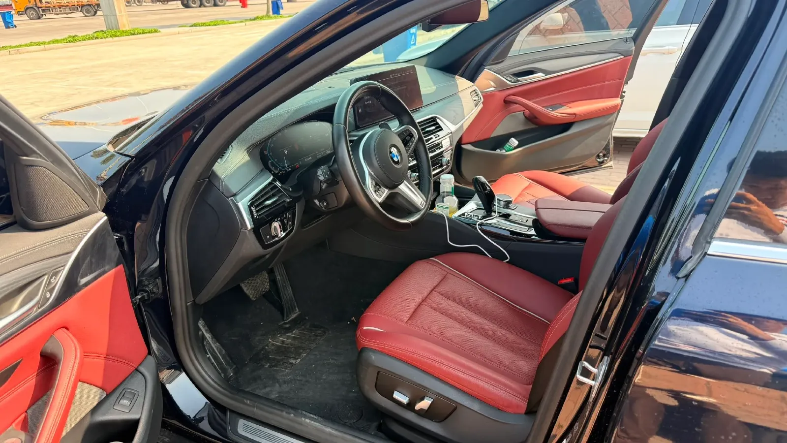 2021 BMW 5 Series 2.0T 252HP L4 8AT,autocango,china used car exporter,china ev exporter,chinese used car exporter,chinese used ev exporter