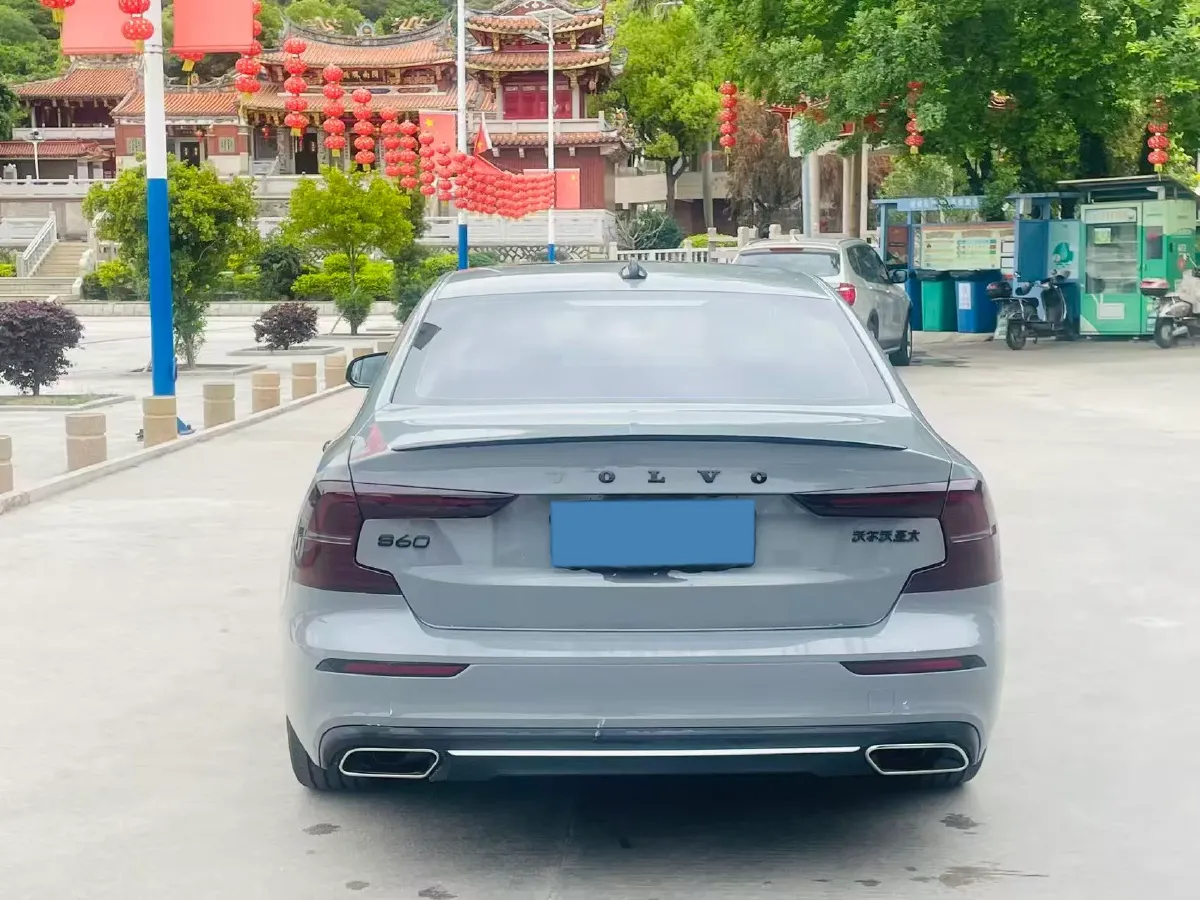 2022 Volvo S60 2.0T 197HP L4 8AT,autocango,china used car exporter,china ev exporter,chinese used car exporter,chinese used ev exporter