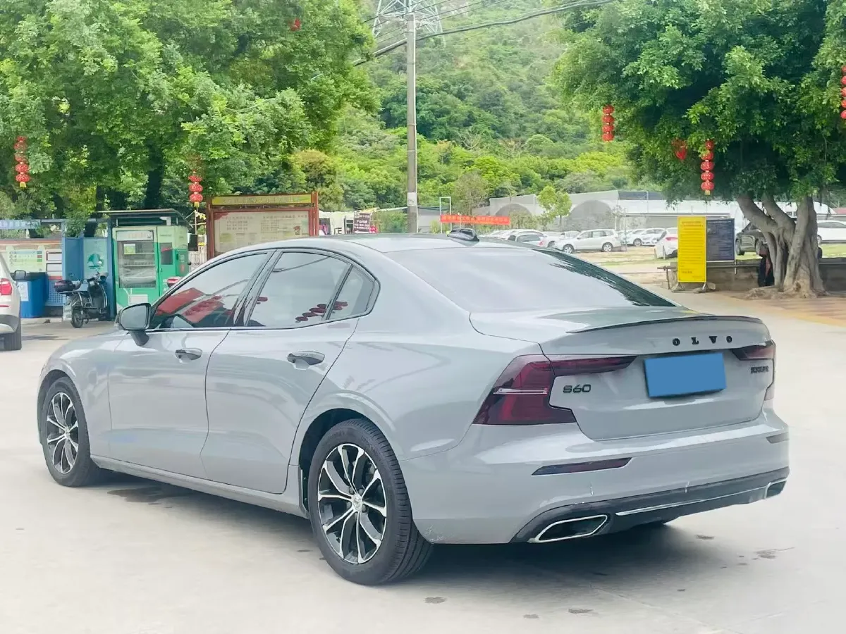 2022 Volvo S60 2.0T 197HP L4 8AT,autocango,china used car exporter,china ev exporter,chinese used car exporter,chinese used ev exporter