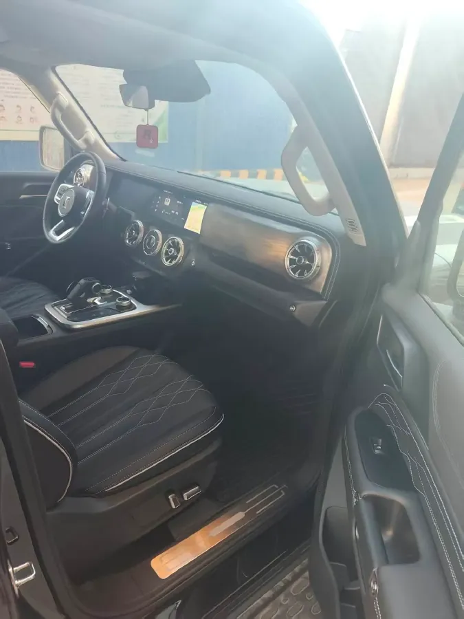 2024 Tank 300 2.0T 227HP L4 8AT,autocango,china used car exporter,china ev exporter,chinese used car exporter,chinese used ev exporter