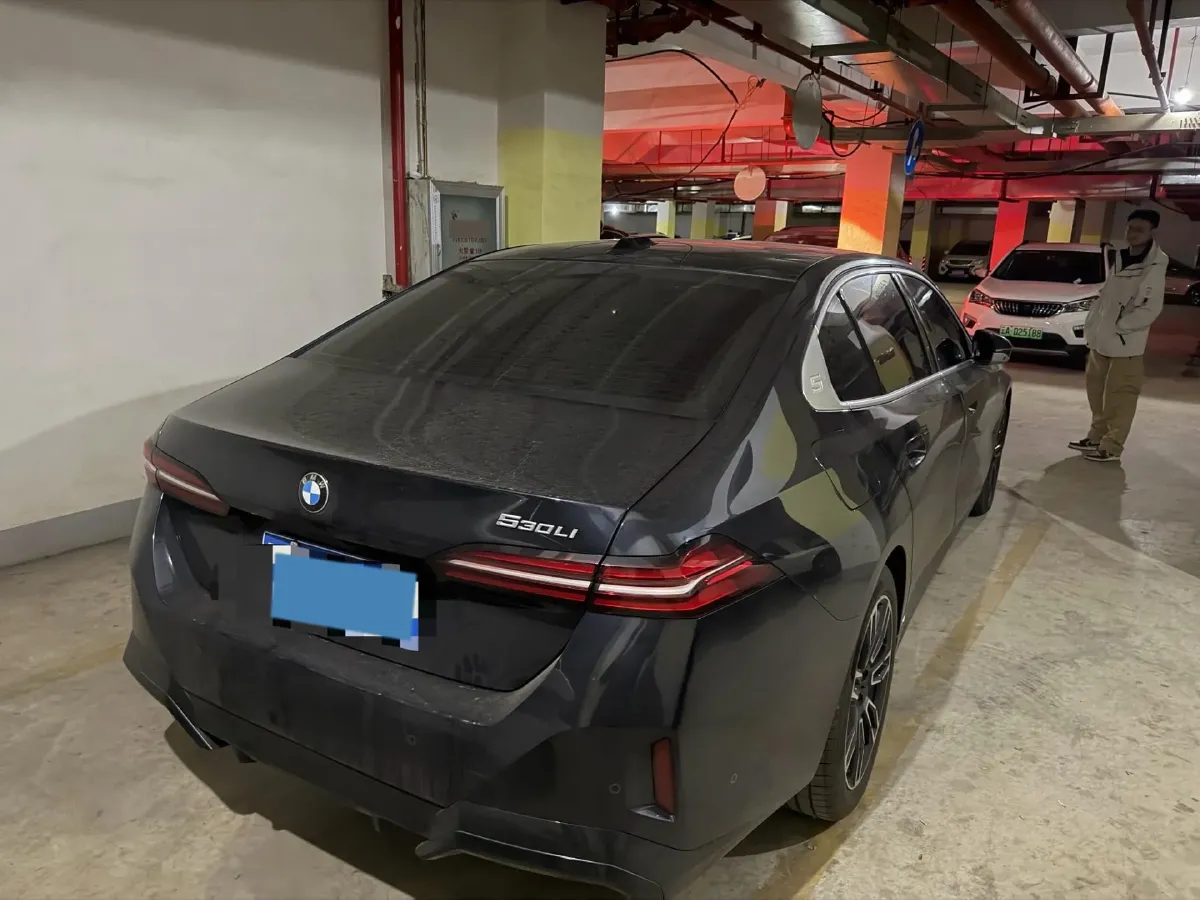 2025 BMW 5 Series 2.0T 258HP L4 8AT,autocango,china used car exporter,china ev exporter,chinese used car exporter,chinese used ev exporter