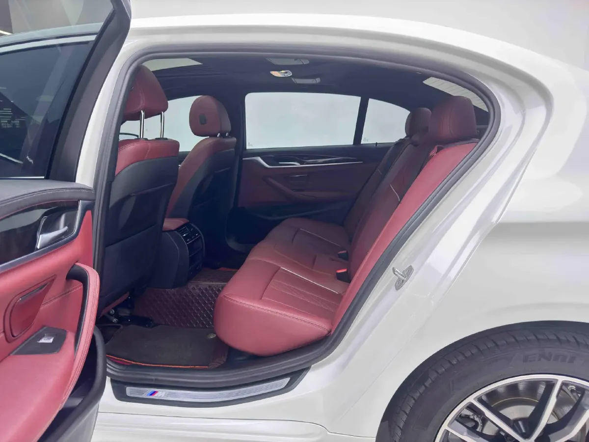 2022 BMW 5 Series 2.0T 184HP L4 8AT,autocango,china used car exporter,china ev exporter,chinese used car exporter,chinese used ev exporter