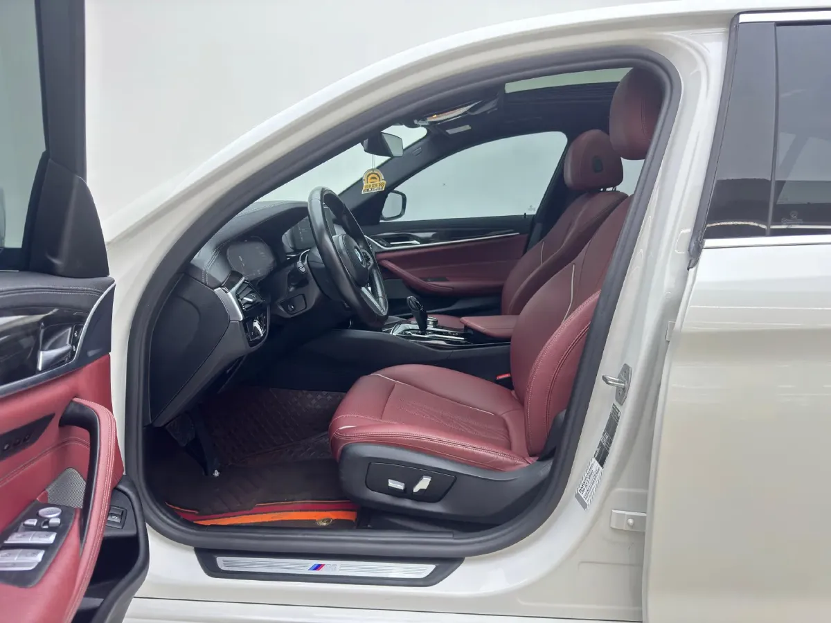 2022 BMW 5 Series 2.0T 184HP L4 8AT,autocango,china used car exporter,china ev exporter,chinese used car exporter,chinese used ev exporter