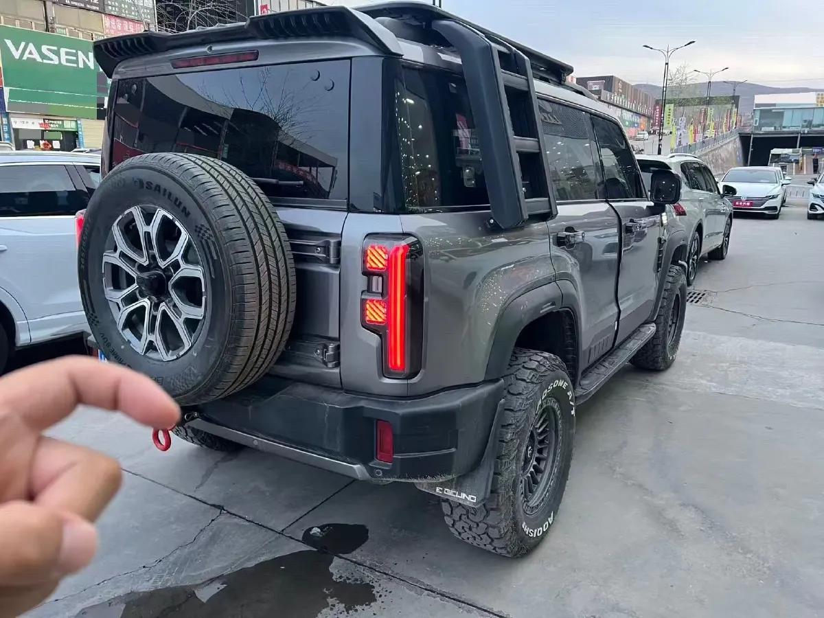 2024 Beijing BJ40 2.0T 245HP L4 8AT,autocango,china used car exporter,china ev exporter,chinese used car exporter,chinese used ev exporter