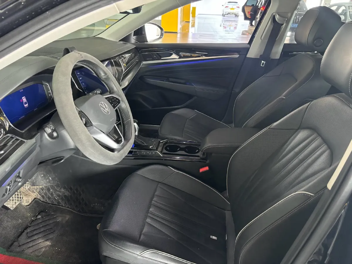 2023 Volkswagen Passat 2.0T 220HP L4 7DCT,autocango,china used car exporter,china ev exporter,chinese used car exporter,chinese used ev exporter