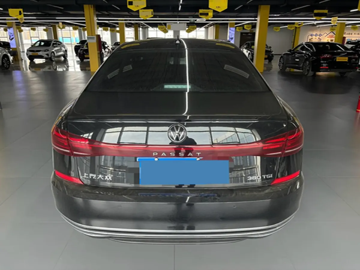 2023 Volkswagen Passat 2.0T 220HP L4 7DCT,autocango,china used car exporter,china ev exporter,chinese used car exporter,chinese used ev exporter