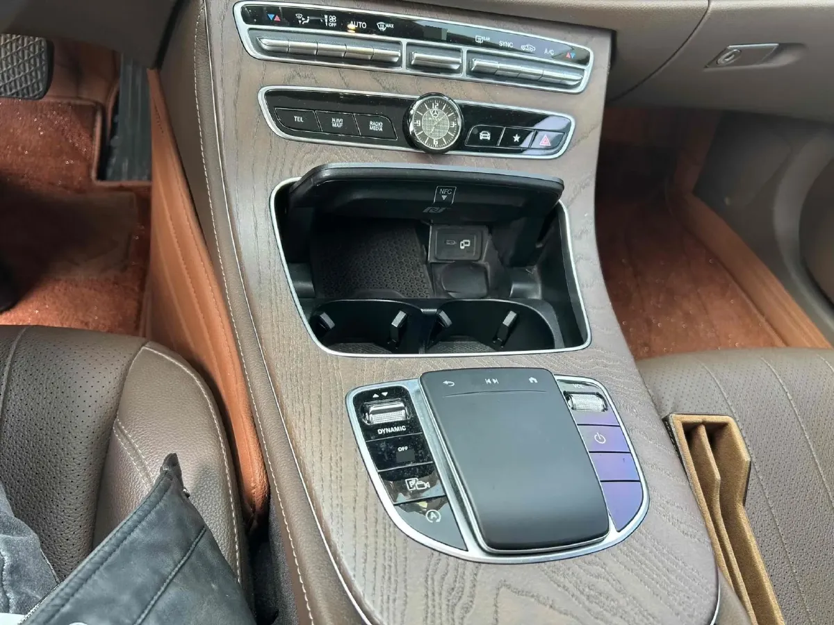 2021 Mercedes-Benz E Class 2.0T 258HP L4 9AT,autocango,china used car exporter,china ev exporter,chinese used car exporter,chinese used ev exporter